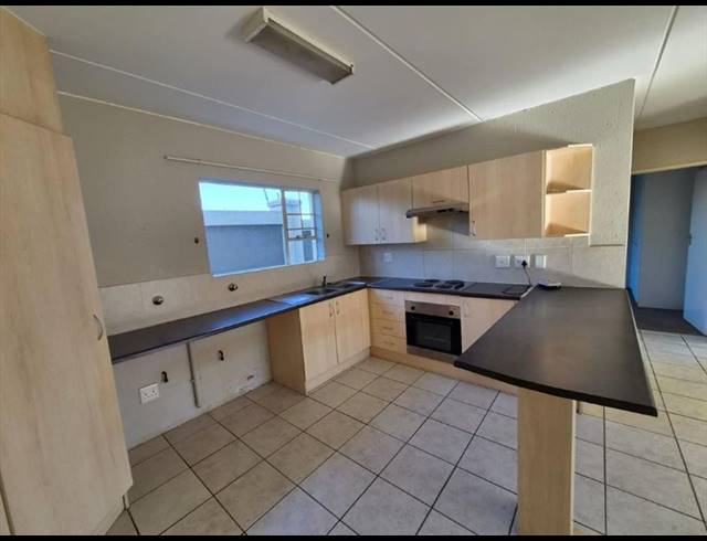2 BEDROOM TOWNHOUSE FOR SALE IN RYNFIELD